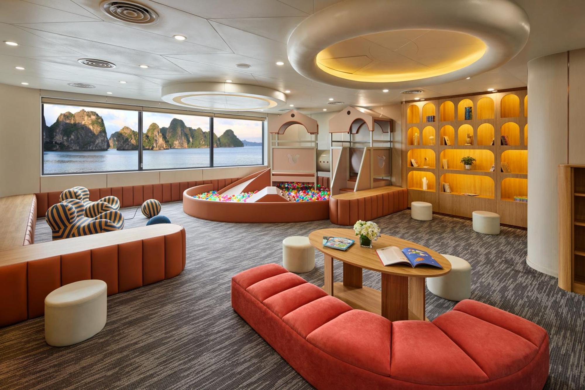 Hotel Grand Pioneers Halong Bay Cruise 2 à Hạ Long Extérieur photo